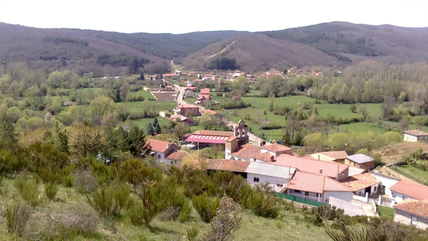 Vista exterior de Casa o xalet en venda en Garrafe de Torío