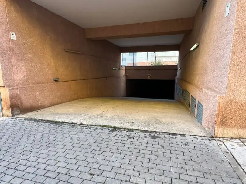 Parkplatz von Garage zur Miete in San Sebastián de los Reyes