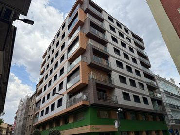 Pis amb ascensor en venda a Claudio Moyano