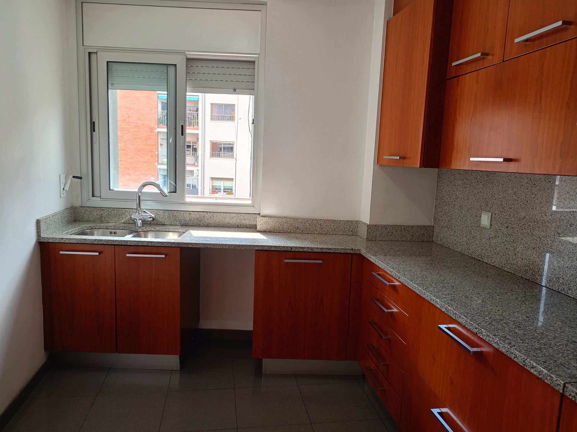 Cocina de Dúplex en venta en Terrassa con Calefacción, Terraza y Horno