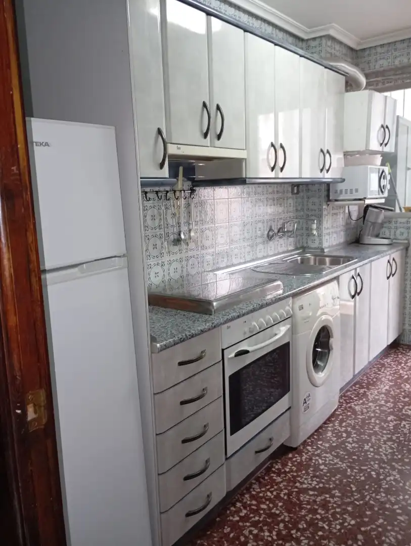 Cocina de Piso en venta en Zaragoza con Calefacción, Jardín privado y Terraza