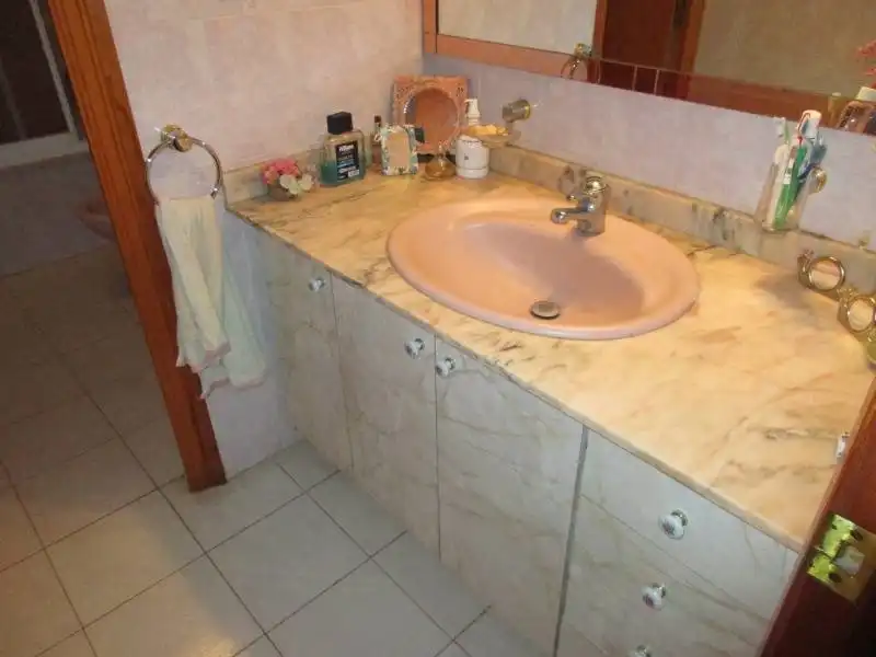 Bany de Casa o xalet en venda en L'Aldea amb Aire condicionat, Jardí privat i Terrassa