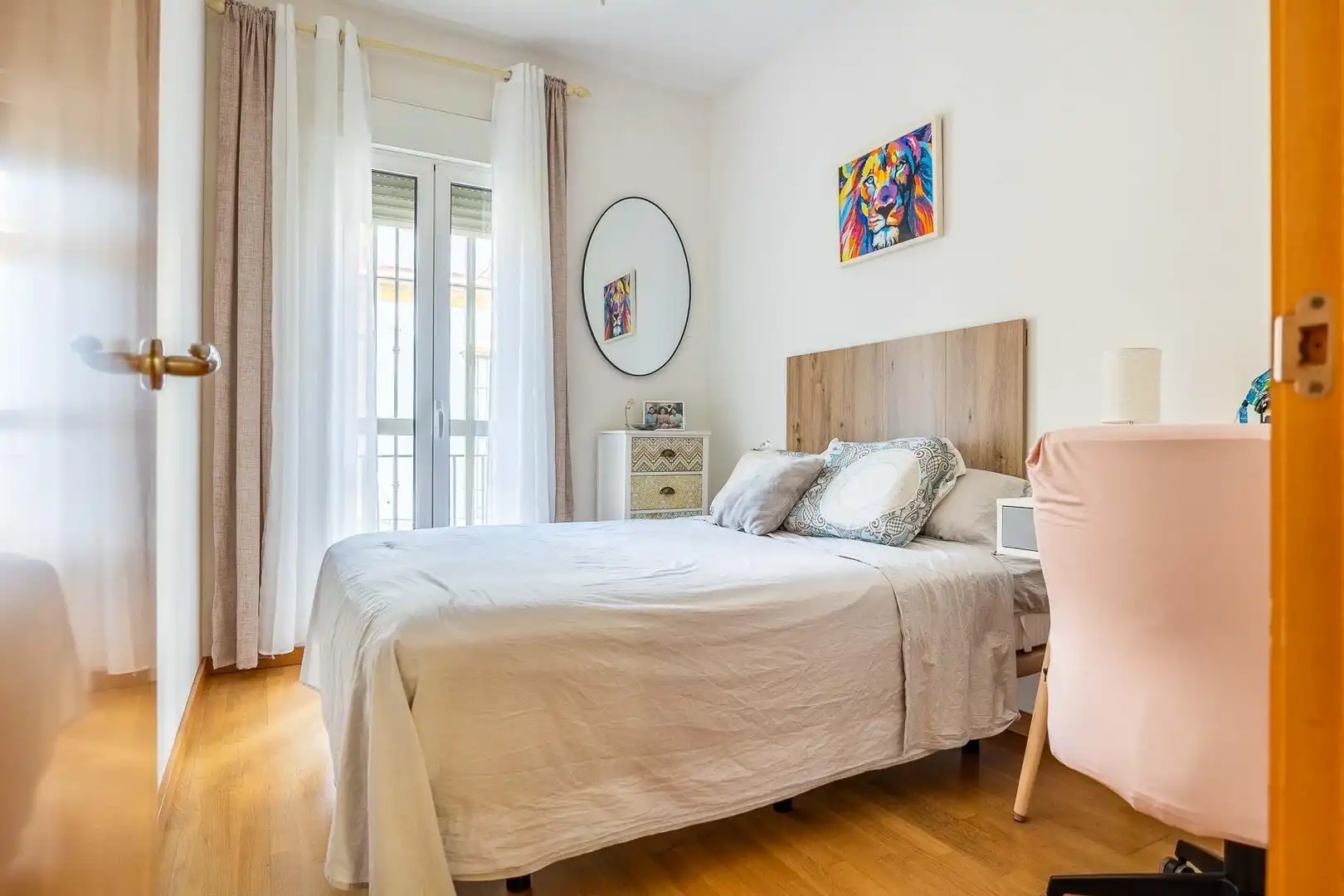 Bedroom of Houses for sale in Sevilla  with Air Conditioner, Terrace and Alarm