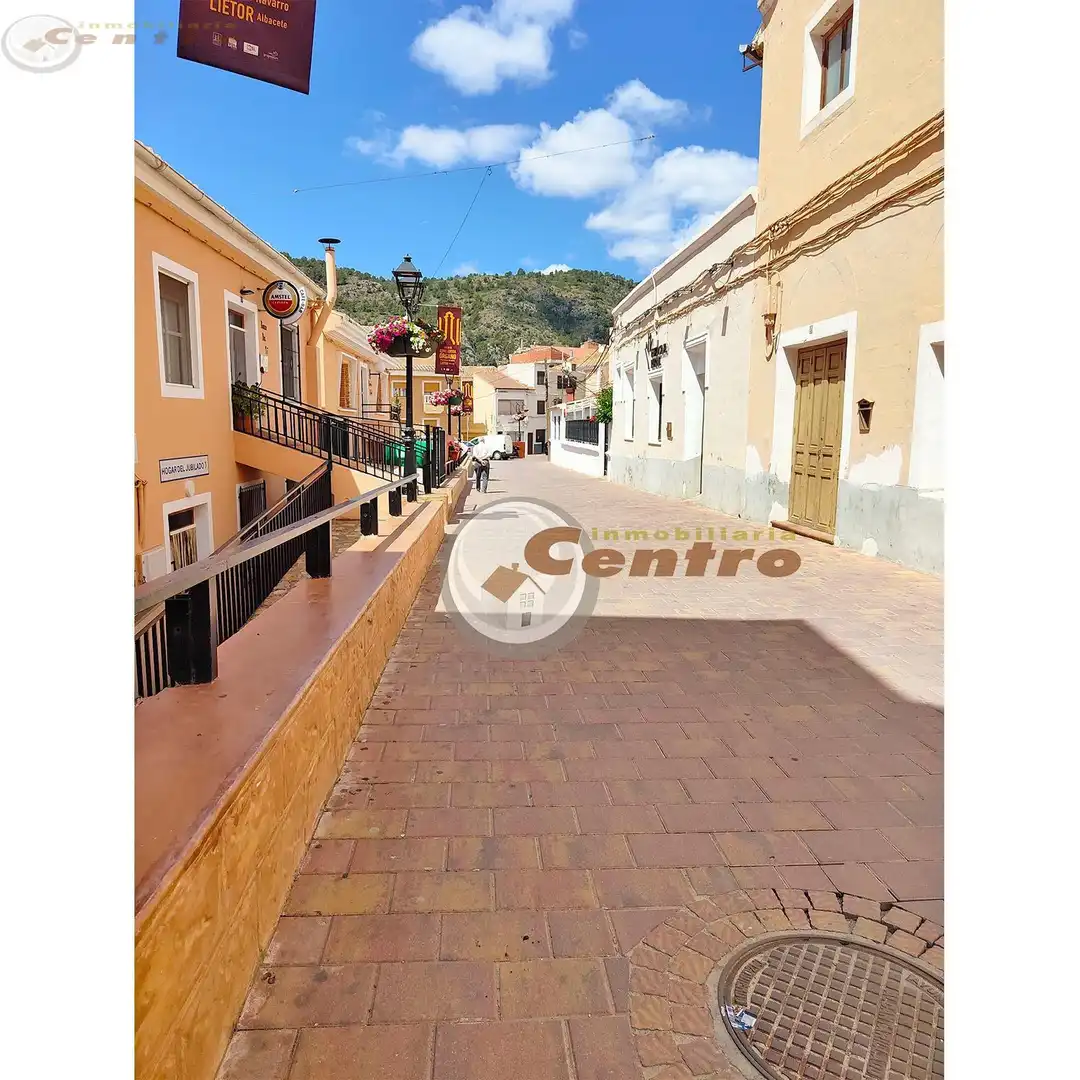 Vista exterior de Casa o chalet en venta en Liétor con Aire acondicionado, Terraza y Trastero