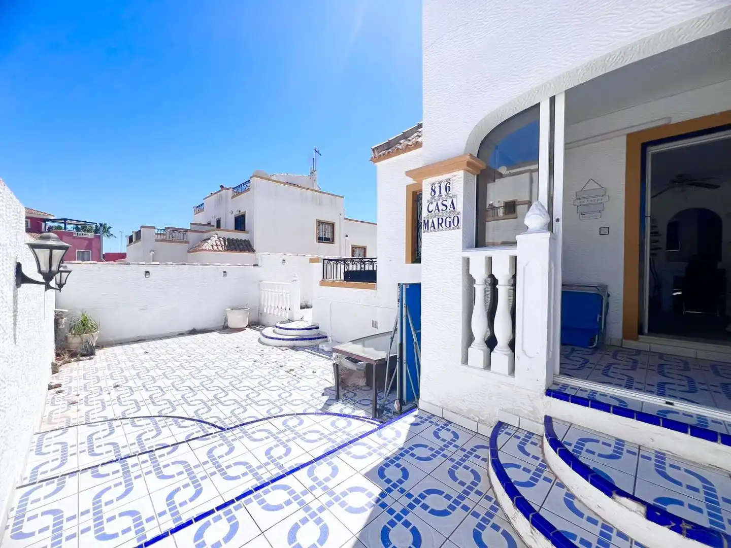 Terrasse von Einfamilien-Reihenhaus zum Verkauf in Torrevieja mit Klimaanlage, Terrasse und Schwimmbad