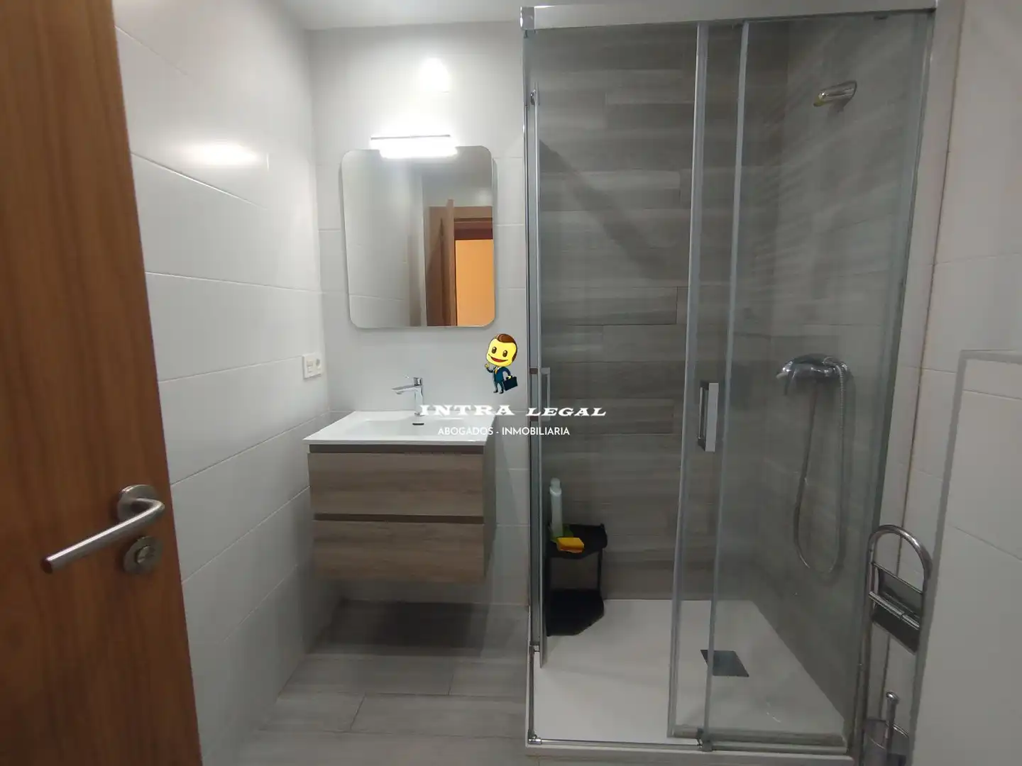 Baño de Piso para compartir en Salamanca con Calefacción, Terraza y Amueblado