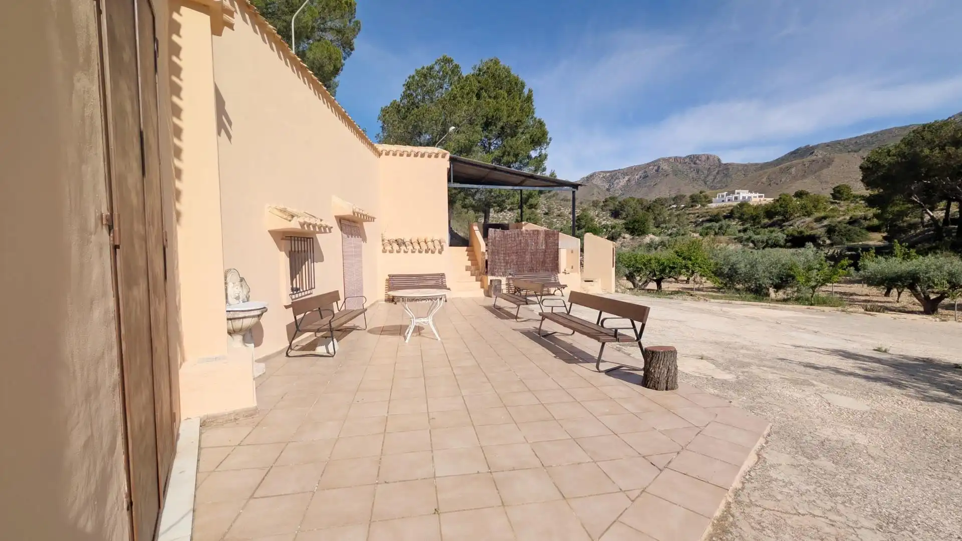 Casa con jardín en venta en Hondón de las Nieves / El Fondó de les Neus, imagen 4