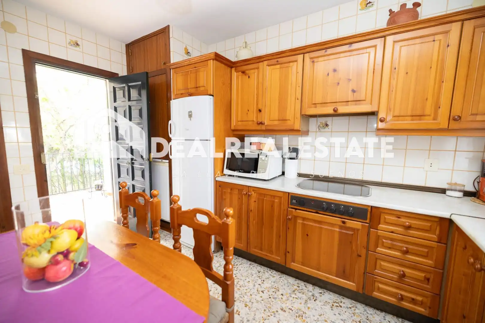 Cuina de Casa o xalet en venda en Almonte amb Jardí privat, Terrassa i Moblat
