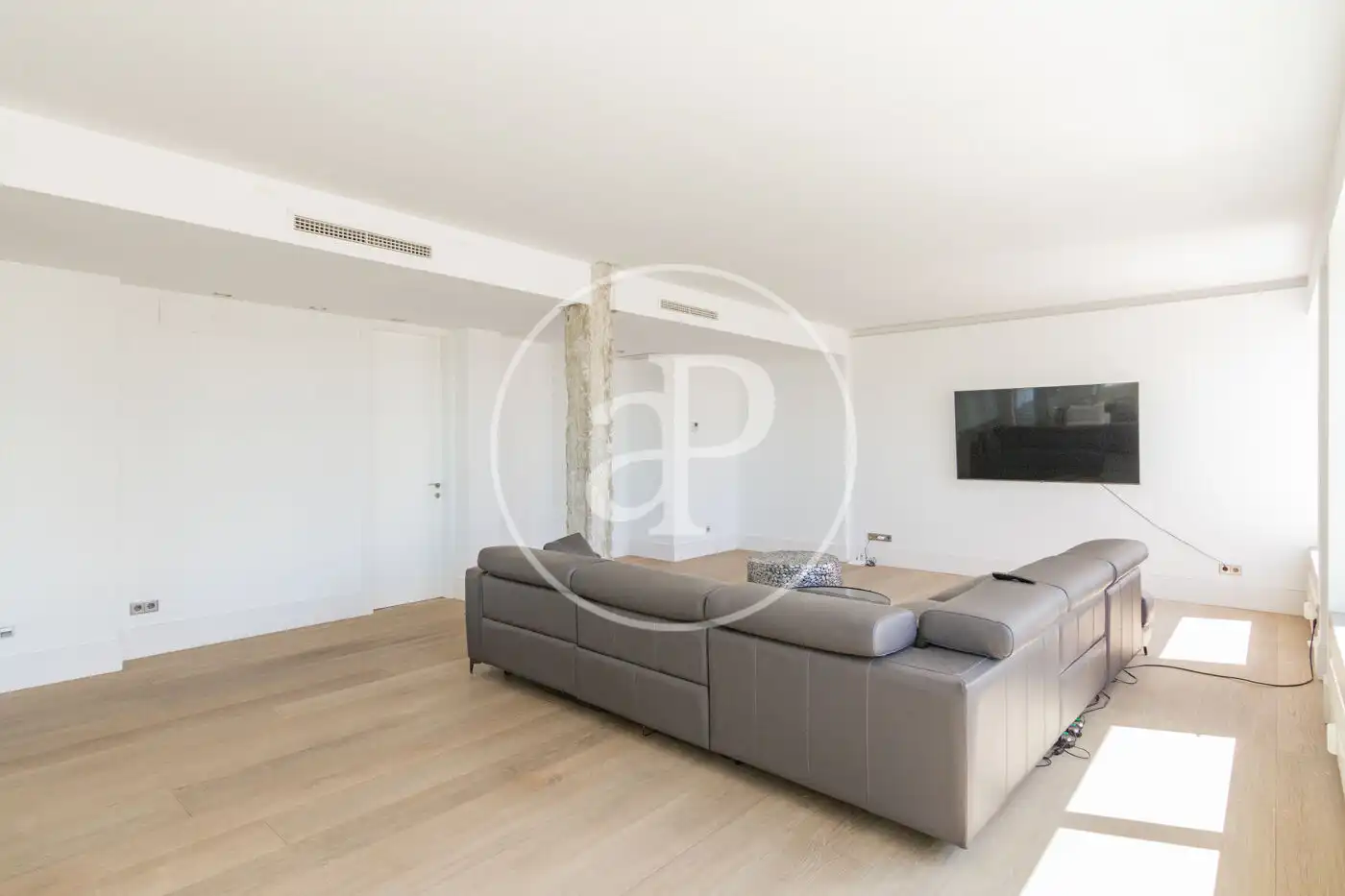 Sala de estar de Ático en venta en Madrid con Aire acondicionado, Calefacción y Jardín privado