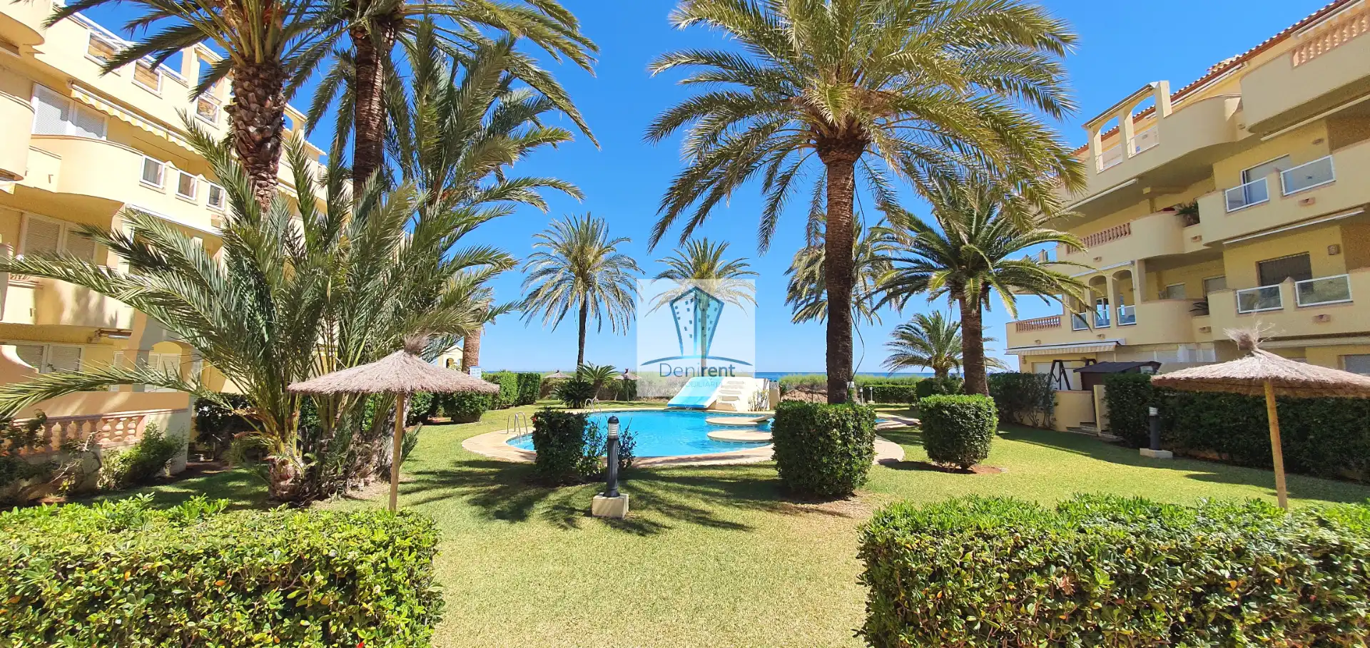 Piscina de Apartamento de alquiler en Dénia con Aire acondicionado, Calefacción y Terraza