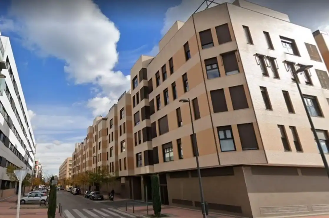 Einzelparkplatz mit Aufzug zum Verkauf in Calle de la Albanega 2, imagen 3