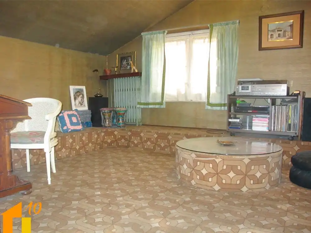 Sala d'estar de Casa o xalet en venda en Burgos amb Calefacció, Jardí privat i Traster