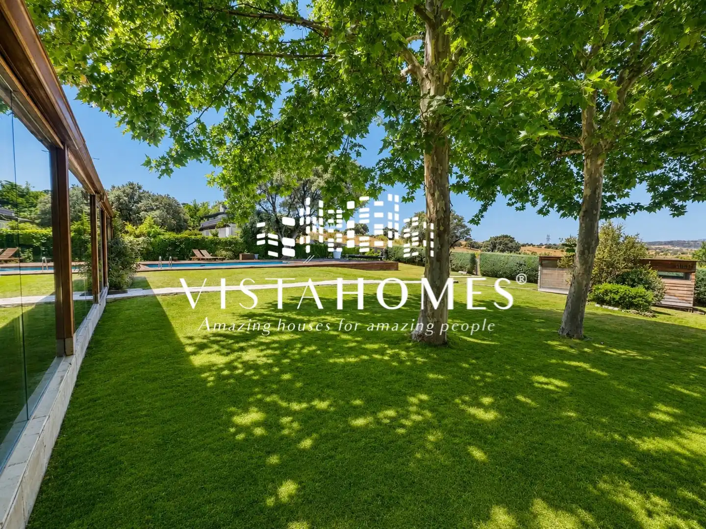 Vista exterior de Casa o xalet en venda en San Agustín del Guadalix amb Aire condicionat, Calefacció i Jardí privat