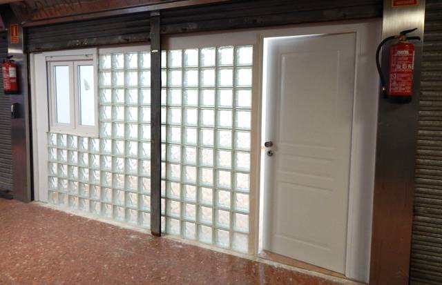 Local comercial en Alquiler en Calle de San Claudio en Palomeras Sureste