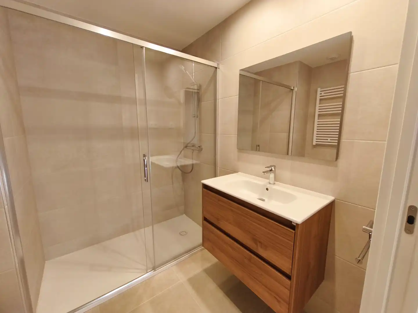 Piso en venta en Cornellà de Llobregat, Barcelona