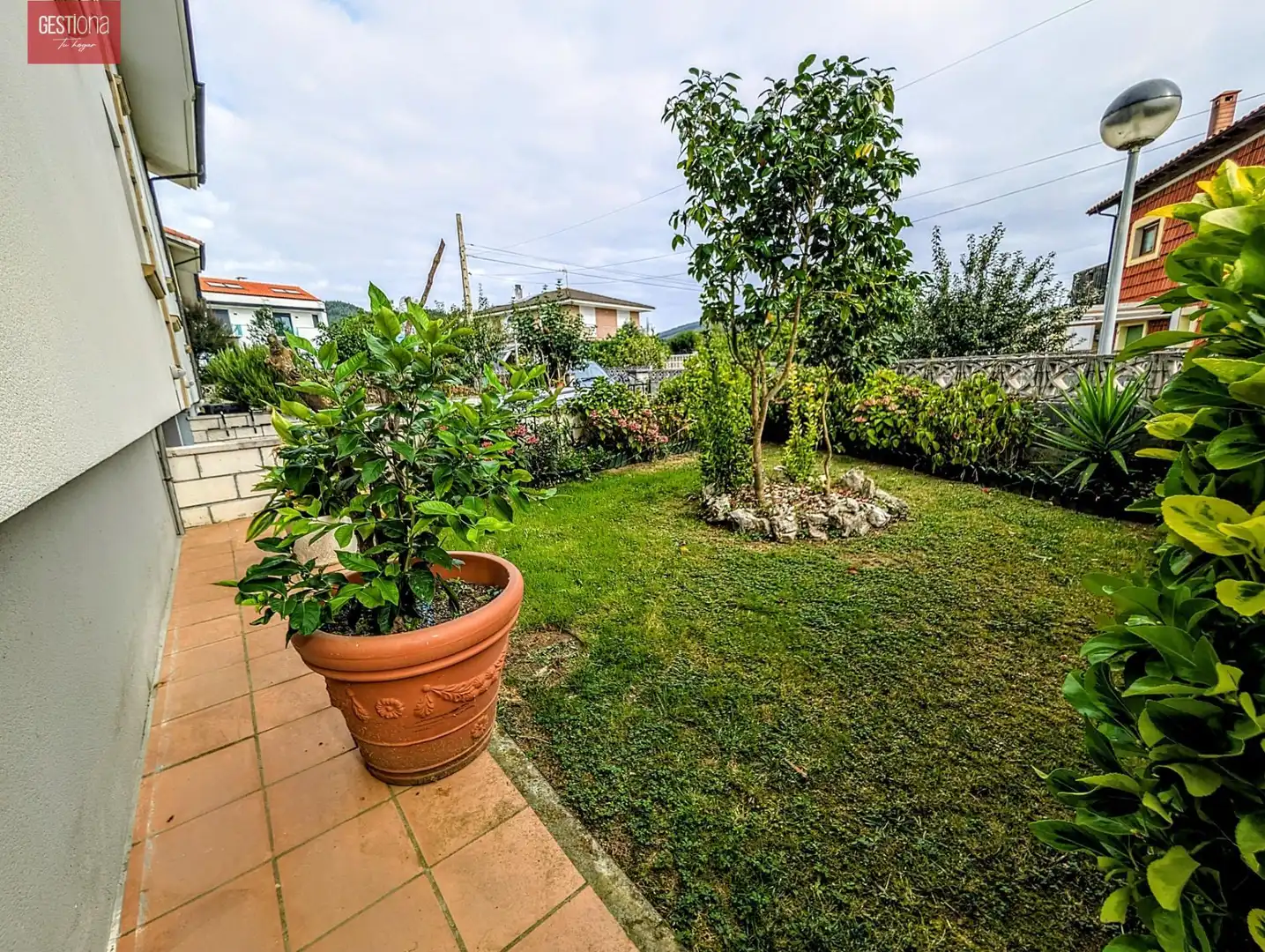 Terrassa de Casa adosada en venda en Arnuero amb Calefacció, Jardí privat i Terrassa