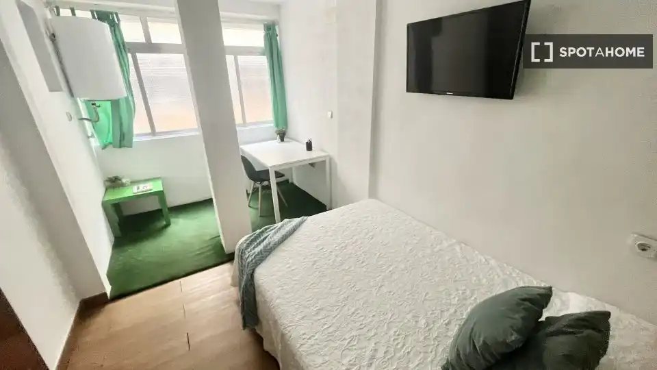 Habitación de Piso para compartir en Sevilla con Aire acondicionado, Terraza y Amueblado