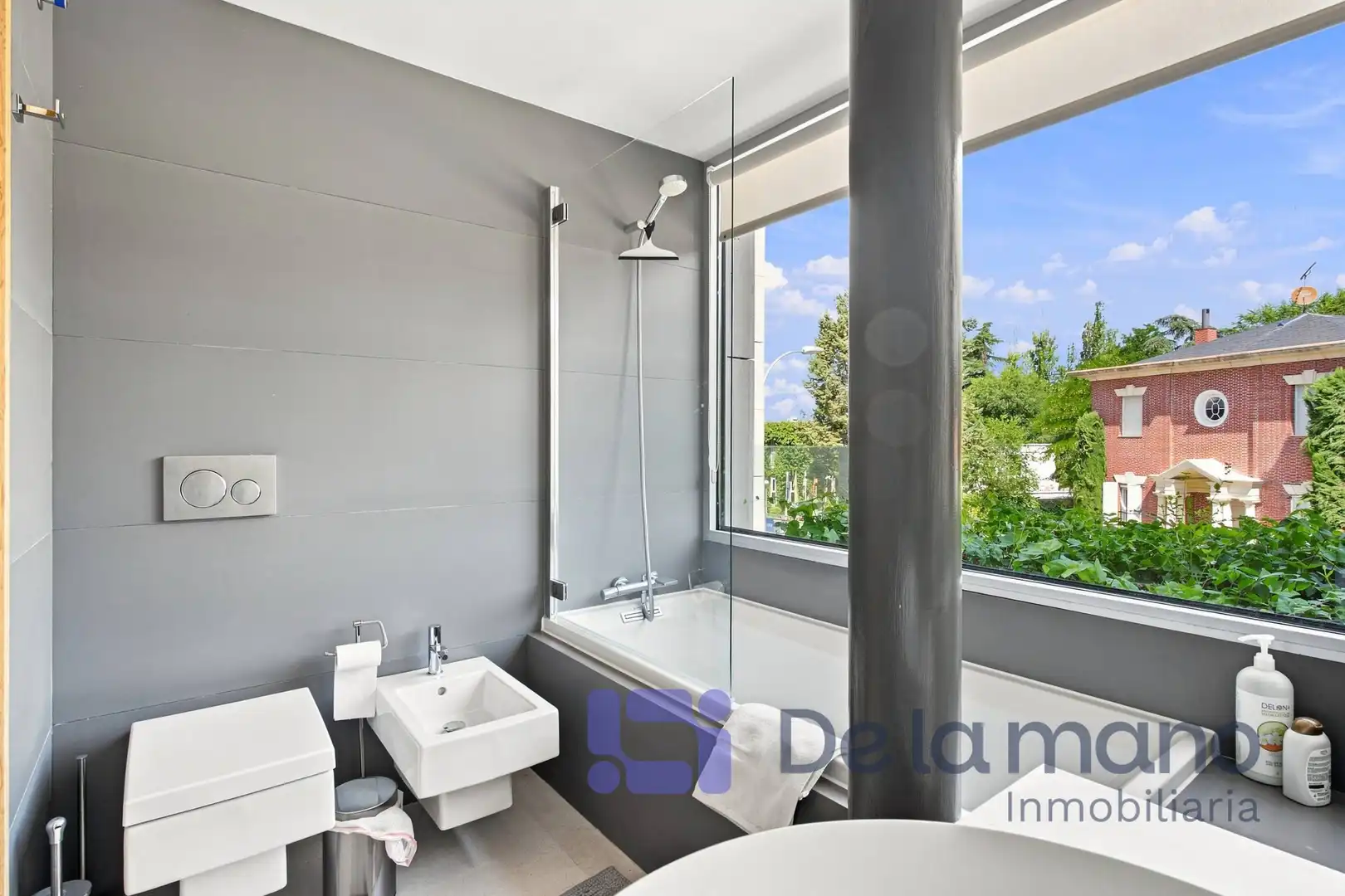 Bathroom of Houses for sale in Madrid  with Air Conditioner, Heating and Private garden