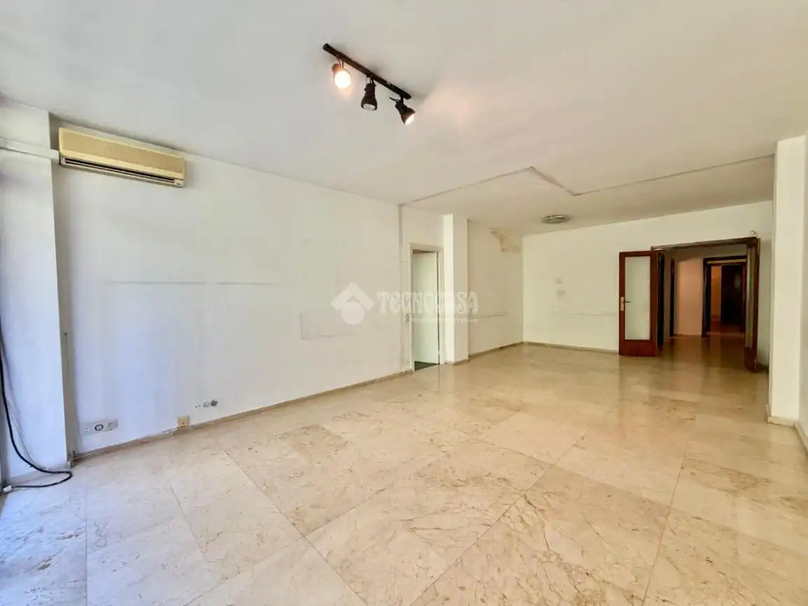 Piso en venta en Barcelona con Aire acondicionado y Balcón