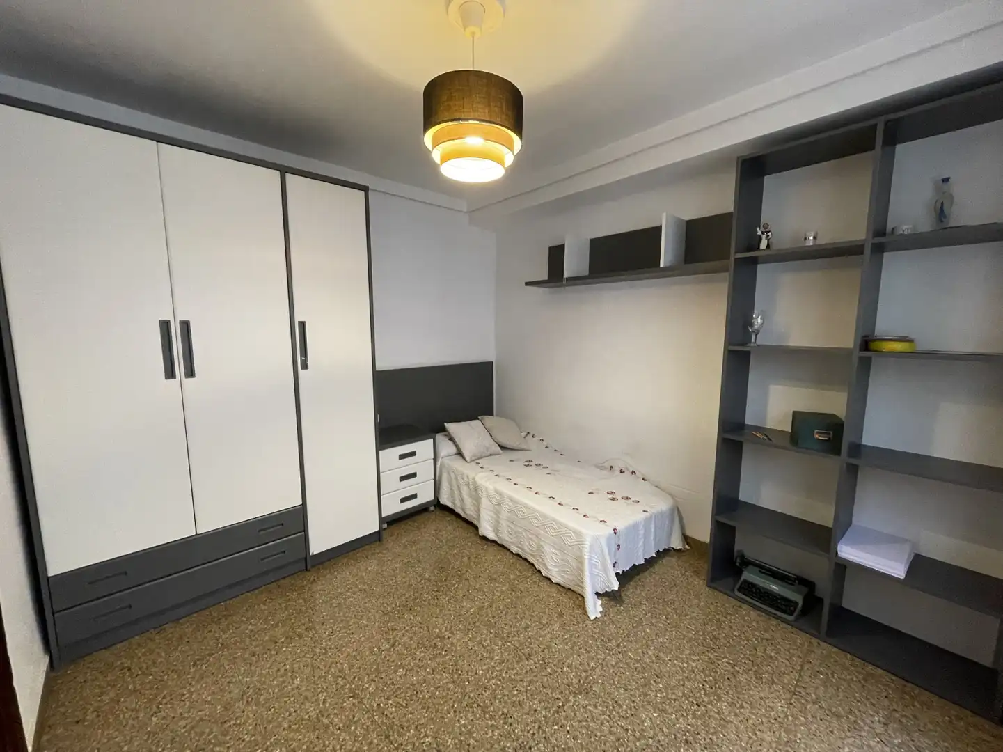 Habitación de Piso en venta en Valencia con Aire acondicionado y Balcón