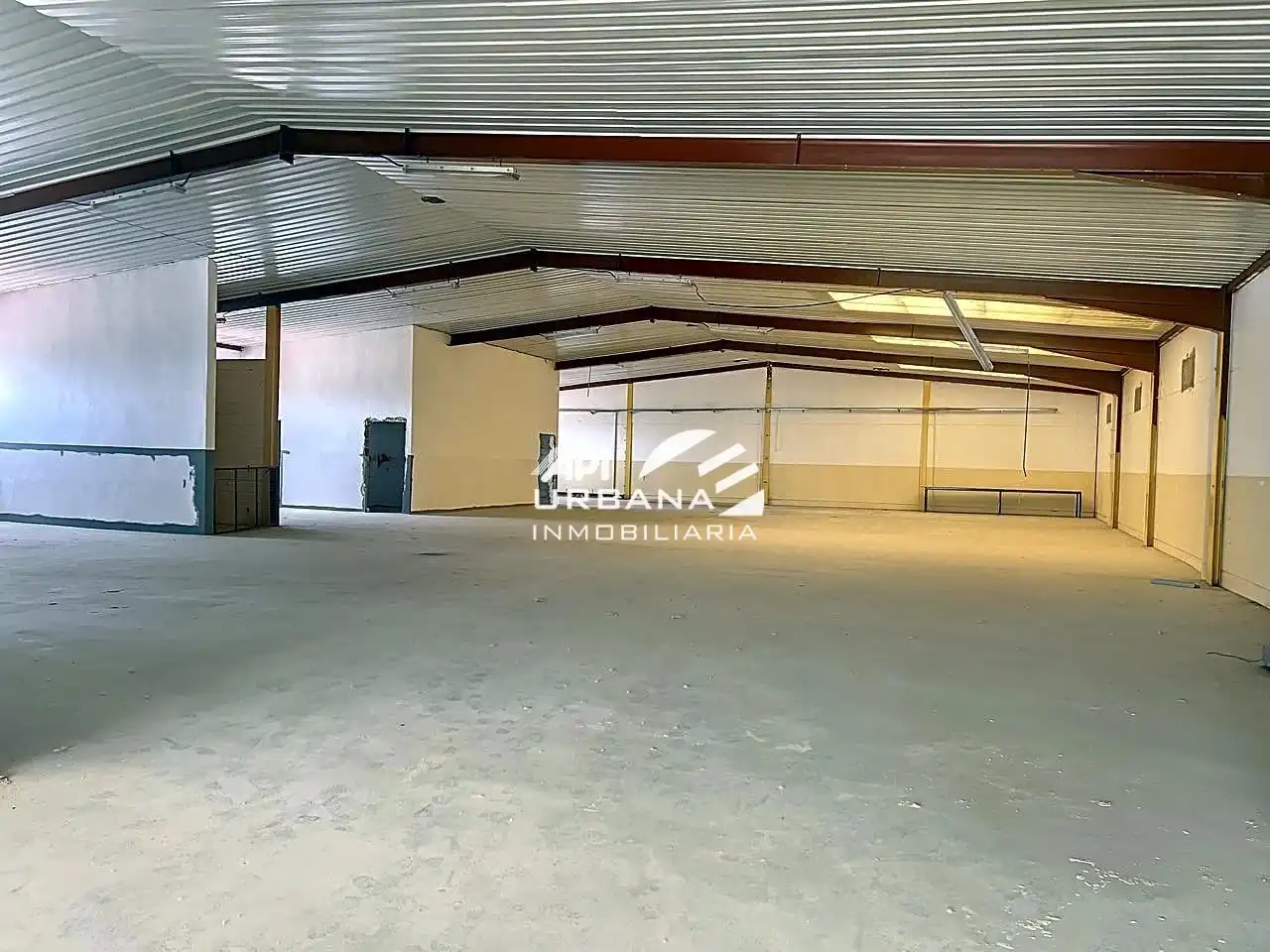 Nau industrial de lloguer en Lucena