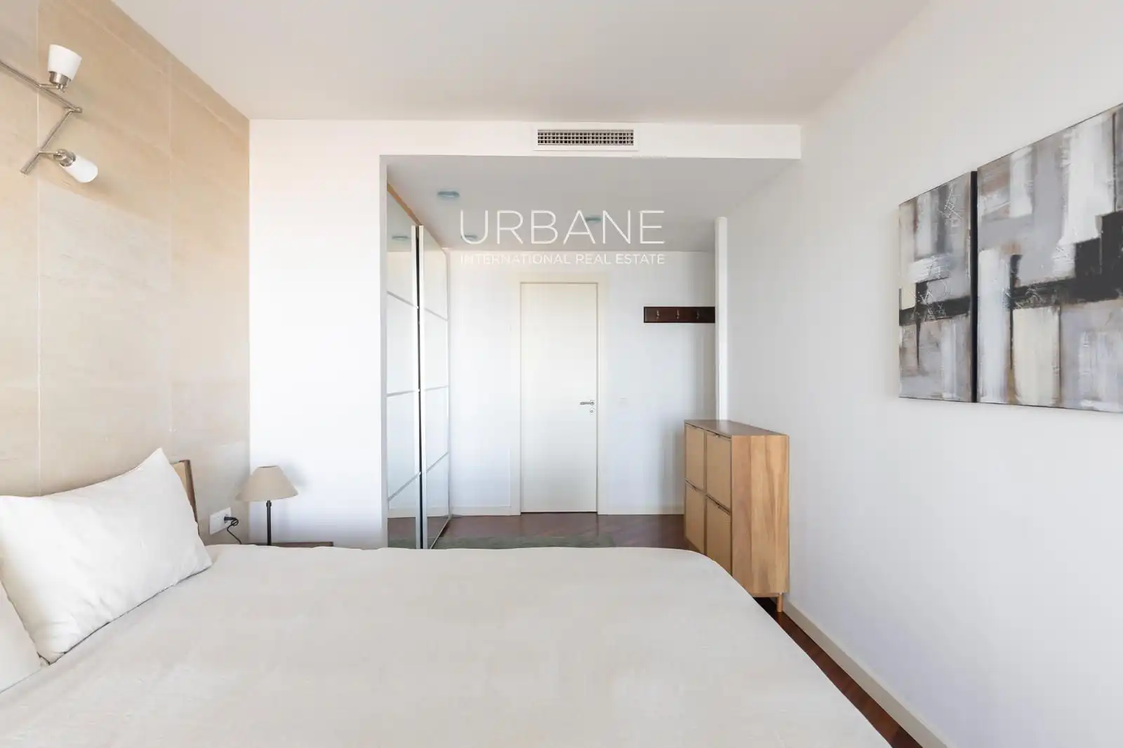 Habitación de Ático de alquiler en Barcelona con Aire acondicionado, Calefacción y Amueblado