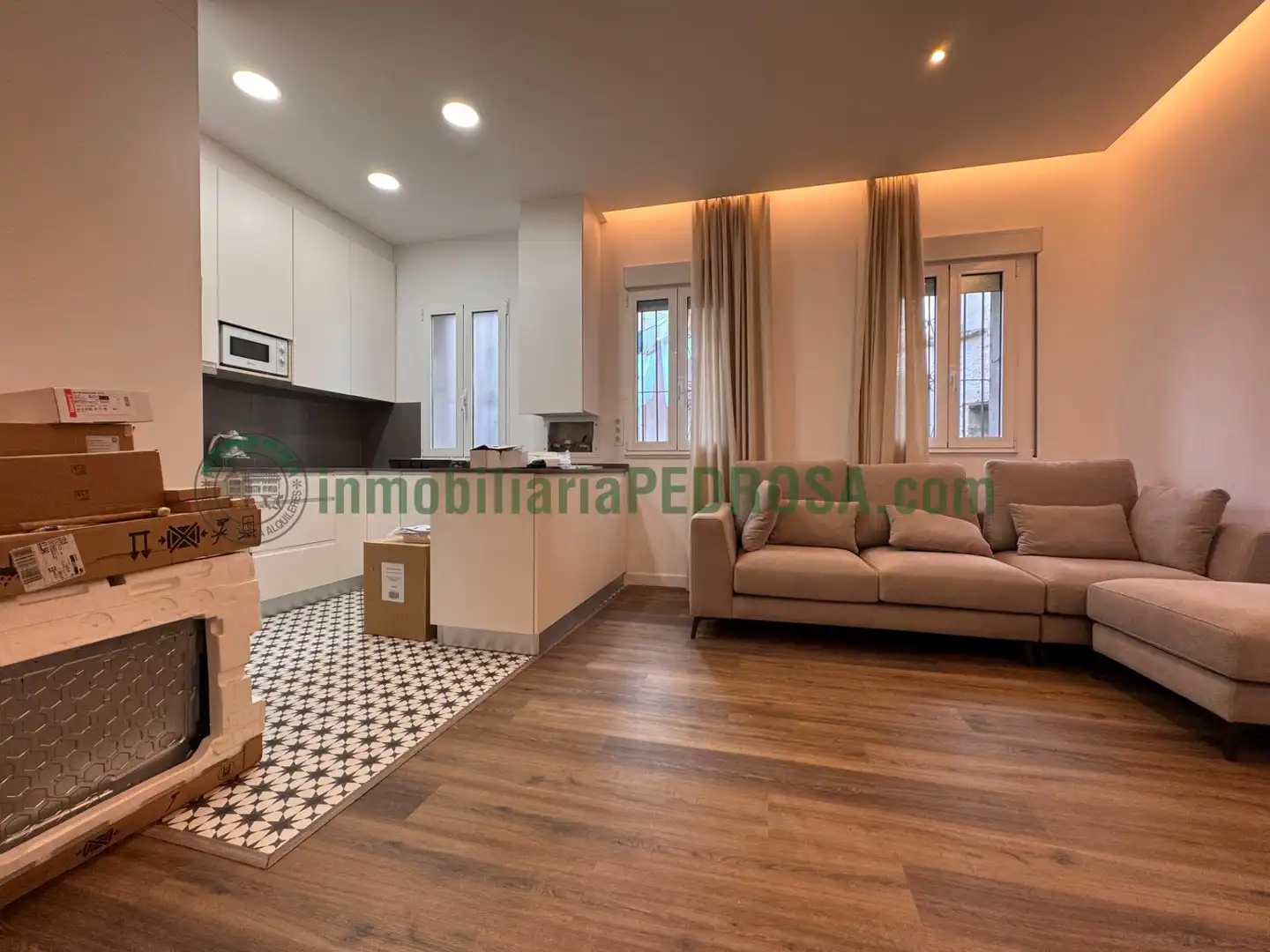Sala de estar de Piso de alquiler en Pontevedra Capital  con Calefacción y Balcón