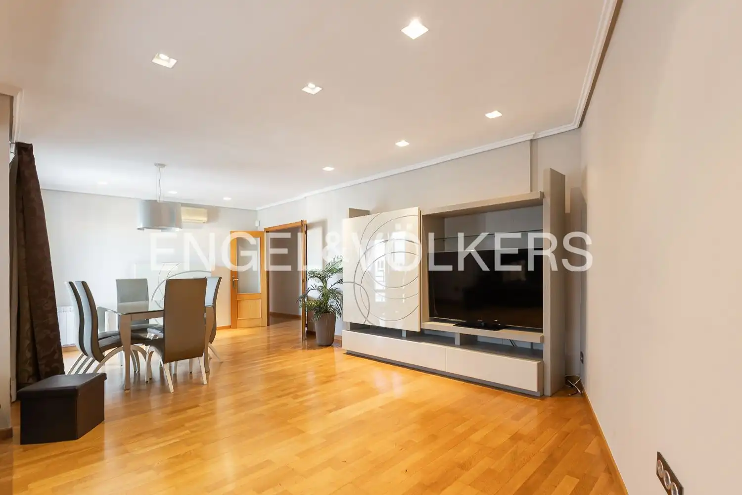 Vista exterior de Pis de lloguer en  Valencia Capital amb Aire condicionat, Calefacció i Parquet