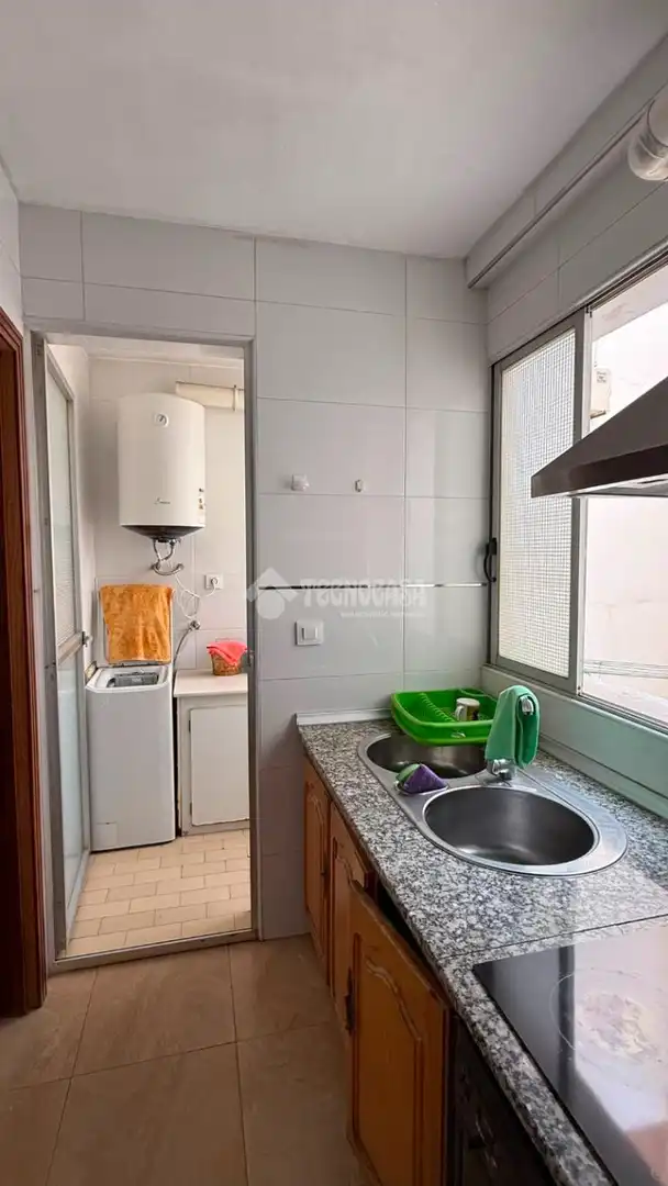 Küche von Wohnung zur Miete in Almería mit Möbliert