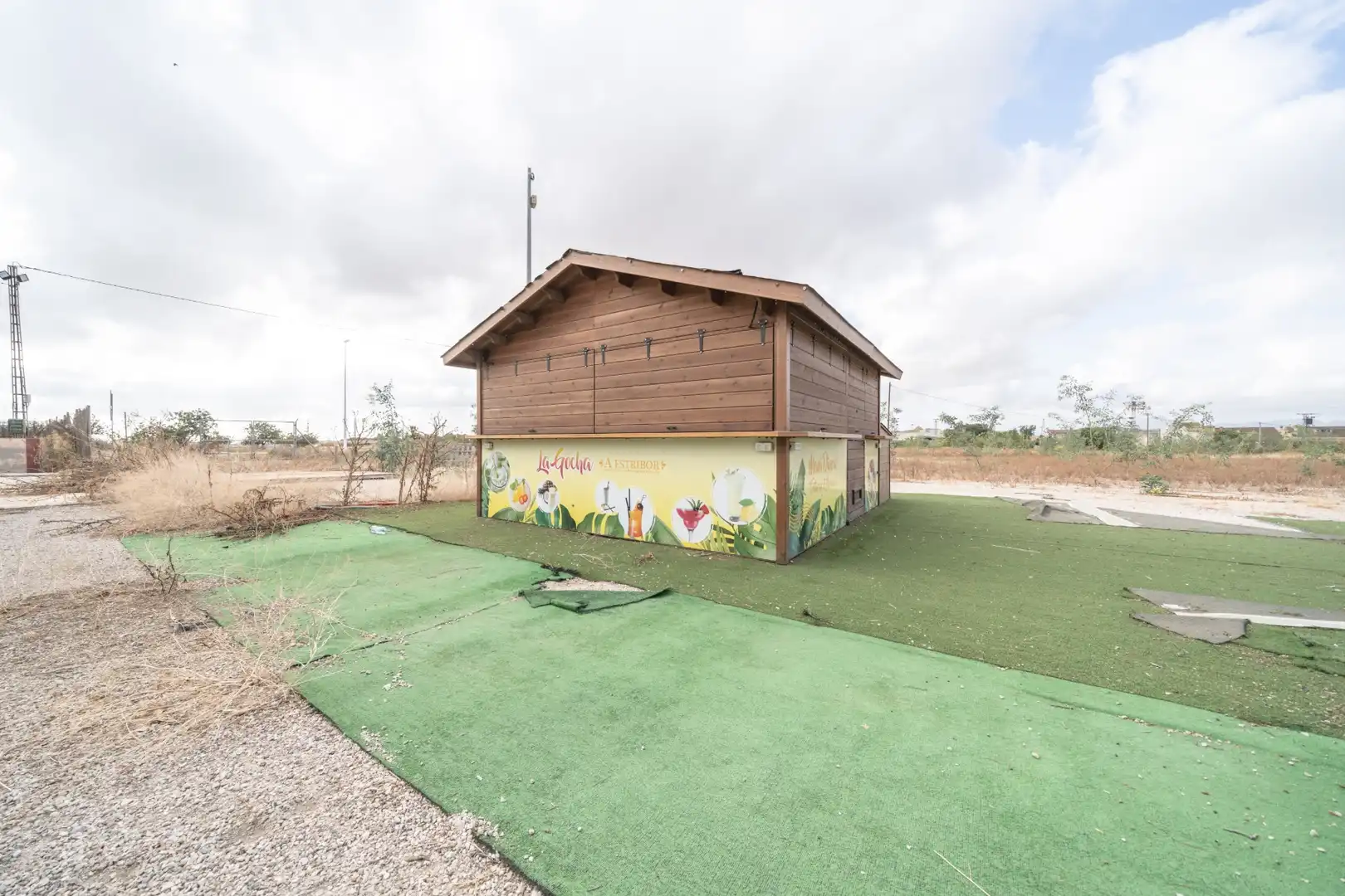 Vista exterior de Casa o xalet en venda en Cartagena amb Jardí privat, Traster i Piscina