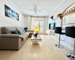 Sala d'estar de Apartament de lloguer en La Manga del Mar Menor amb Calefacció, Terrassa i Moblat