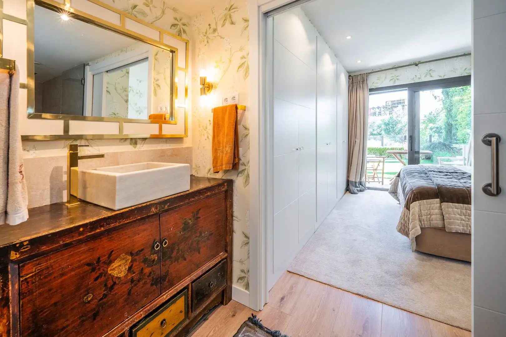 Bedroom of Flat for sale in La Moraleja  with Air Conditioner, Heating and Private garden