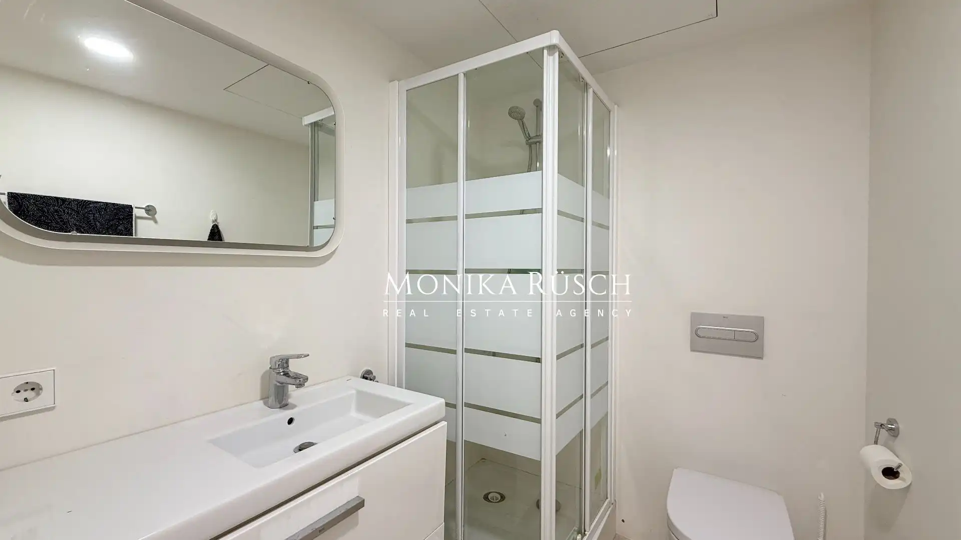 Bathroom of Houses for rent in Castelldefels  with Air Conditioner, Heating and Private garden