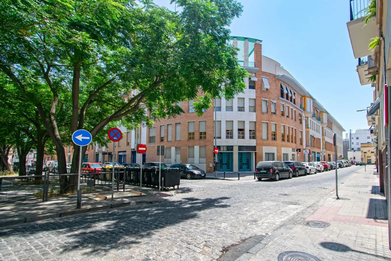 Exterior view of Flat for sale in Sevilla  with Air Conditioner and Heating