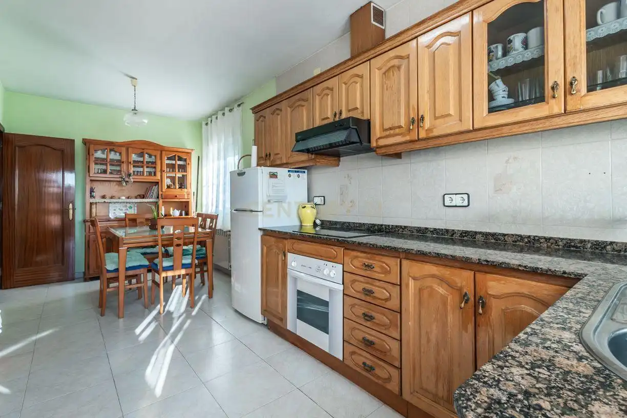 House with pool for sale in Carrer de les Orquídies, Viladecans, Spain, imagen 18