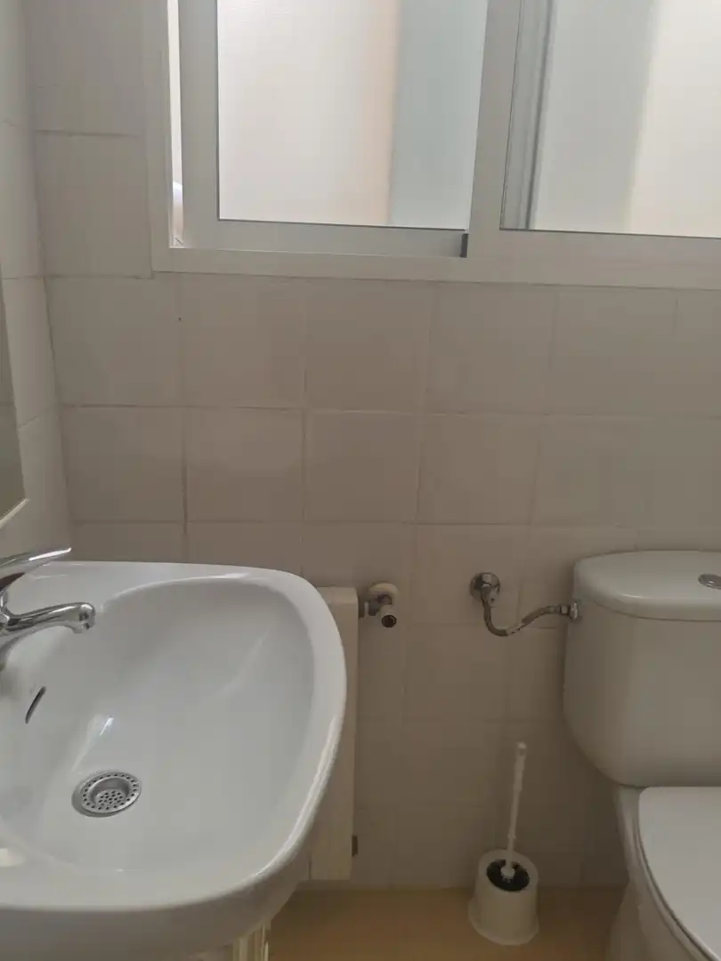 Bathroom of Flat for rent in Petrer  with Terrace, Storage room and Furnished