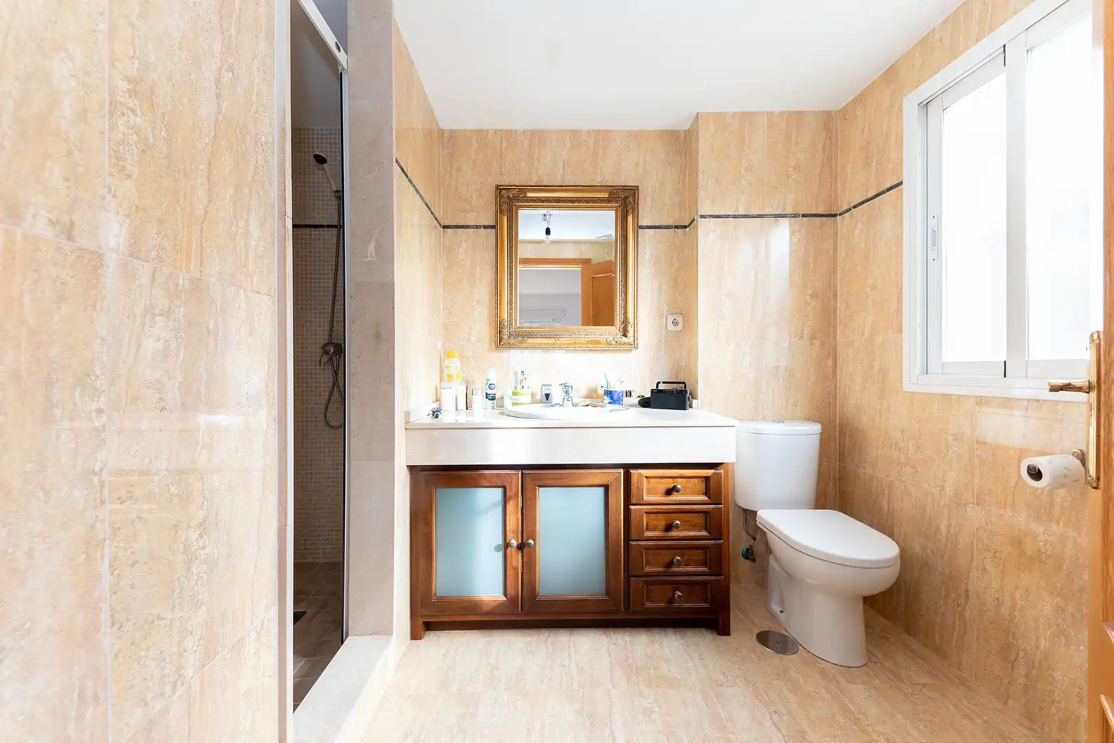 Bathroom of Houses for sale in Málaga