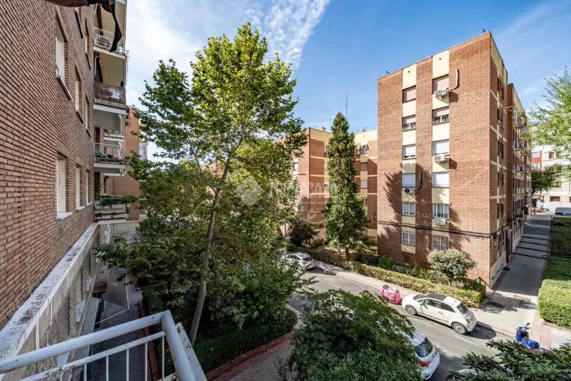 Exterior view of Flat for sale in Madrid  with Heating