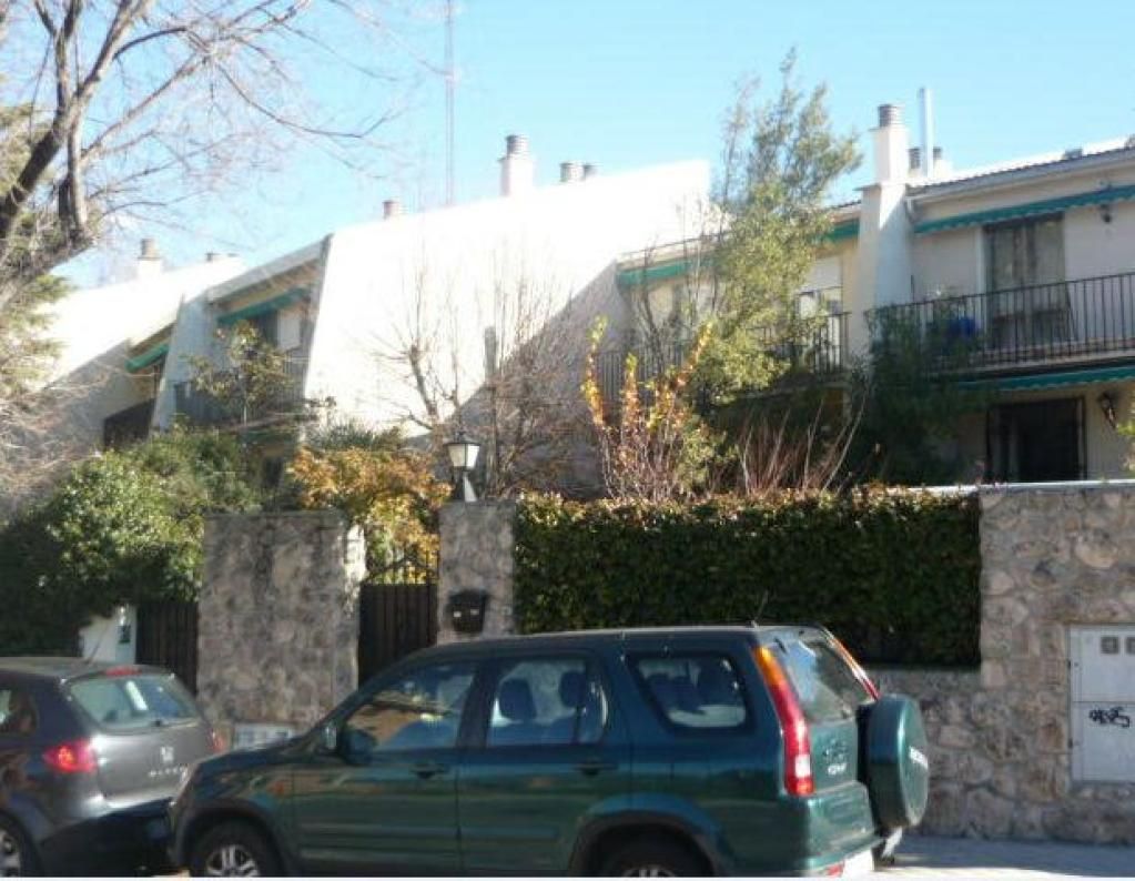 Exterior view of Single-family semi-detached for sale in  Madrid Capital
