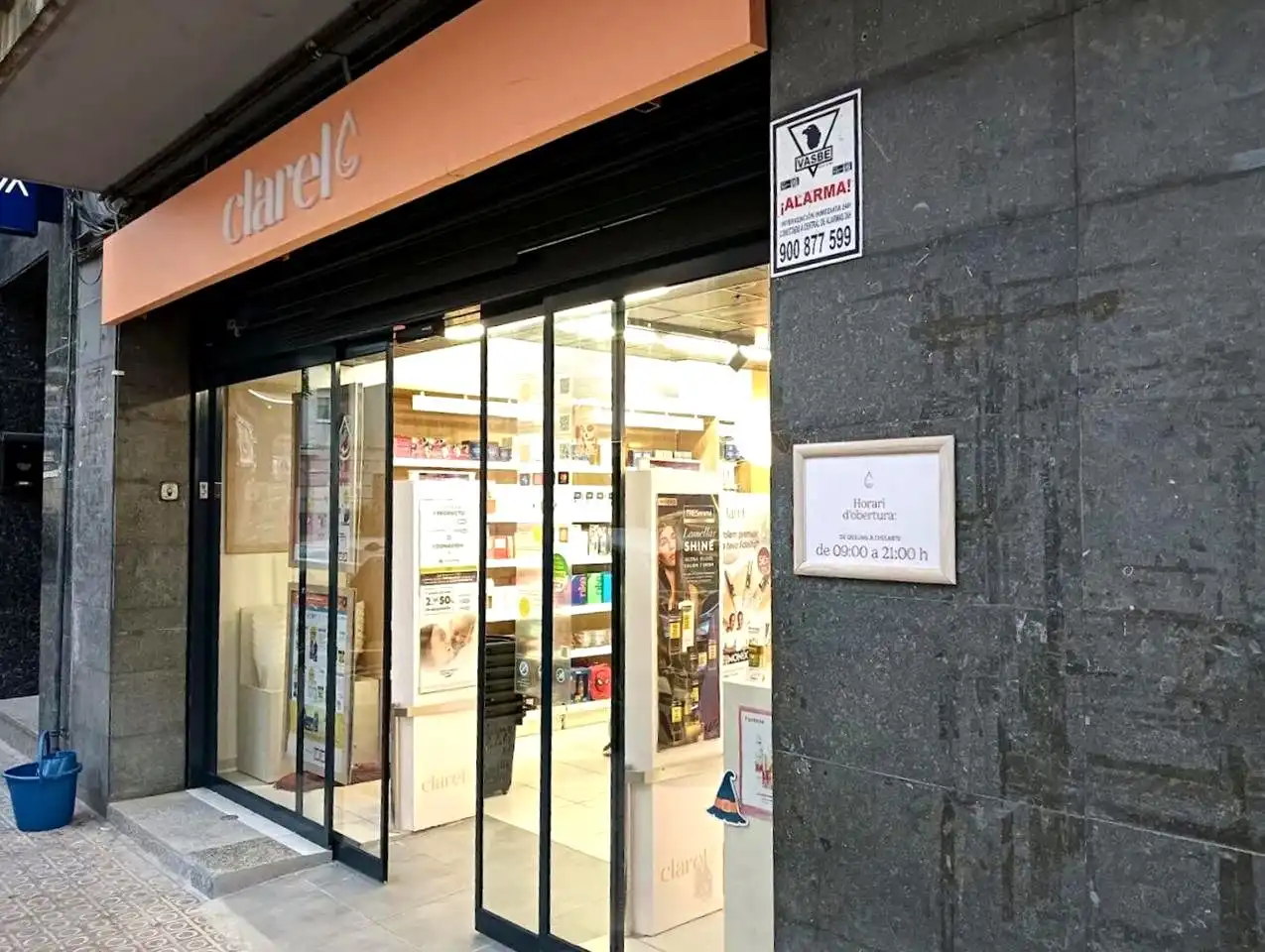 Locale commerciale in vendita a calle Rocafort