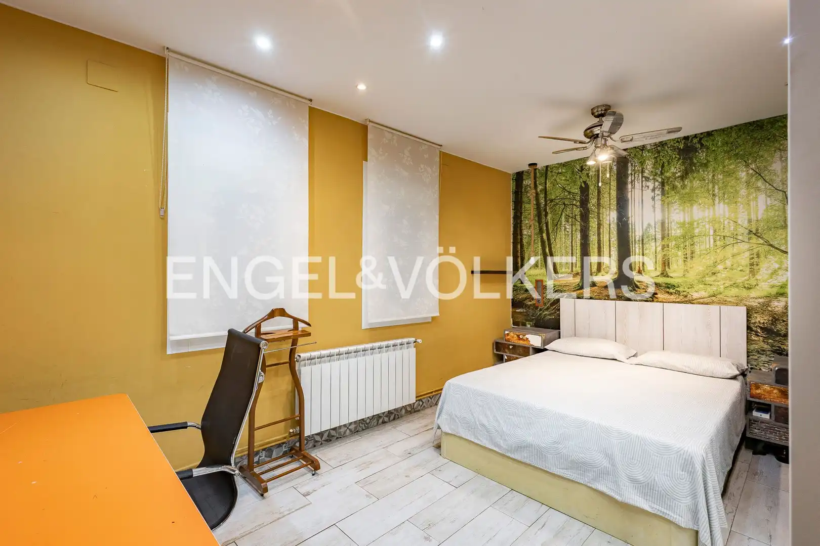 Bedroom of Flat for sale in El Prat de Llobregat  with Air Conditioner and Heating