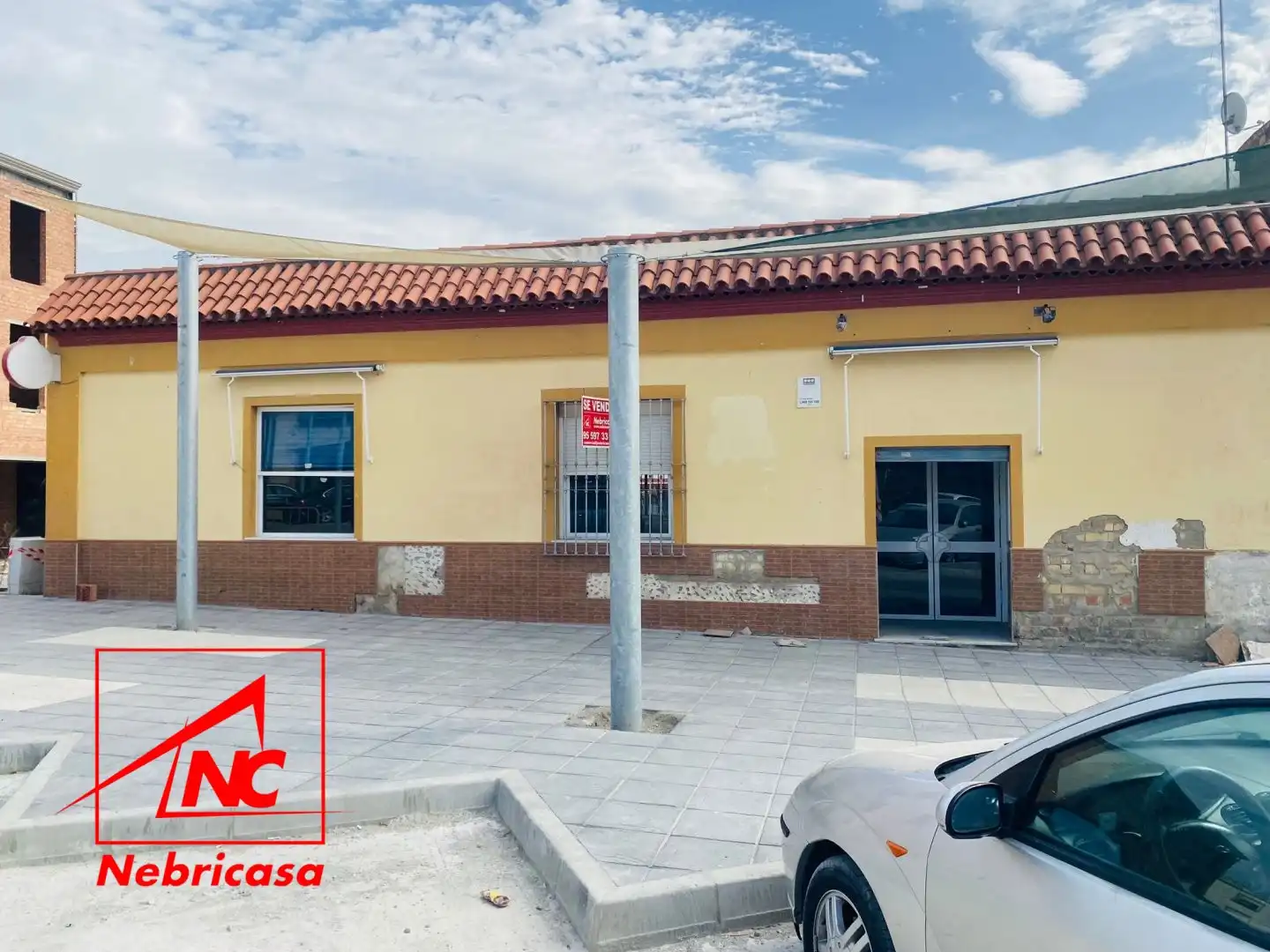 Exterior view of Industrial buildings for sale in Las Cabezas de San Juan