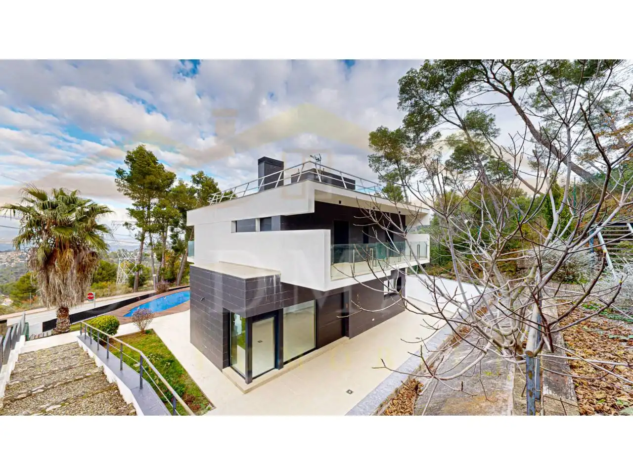 Vista exterior de Casa o xalet en venda en Corbera de Llobregat amb Aire condicionat, Calefacció i Jardí privat