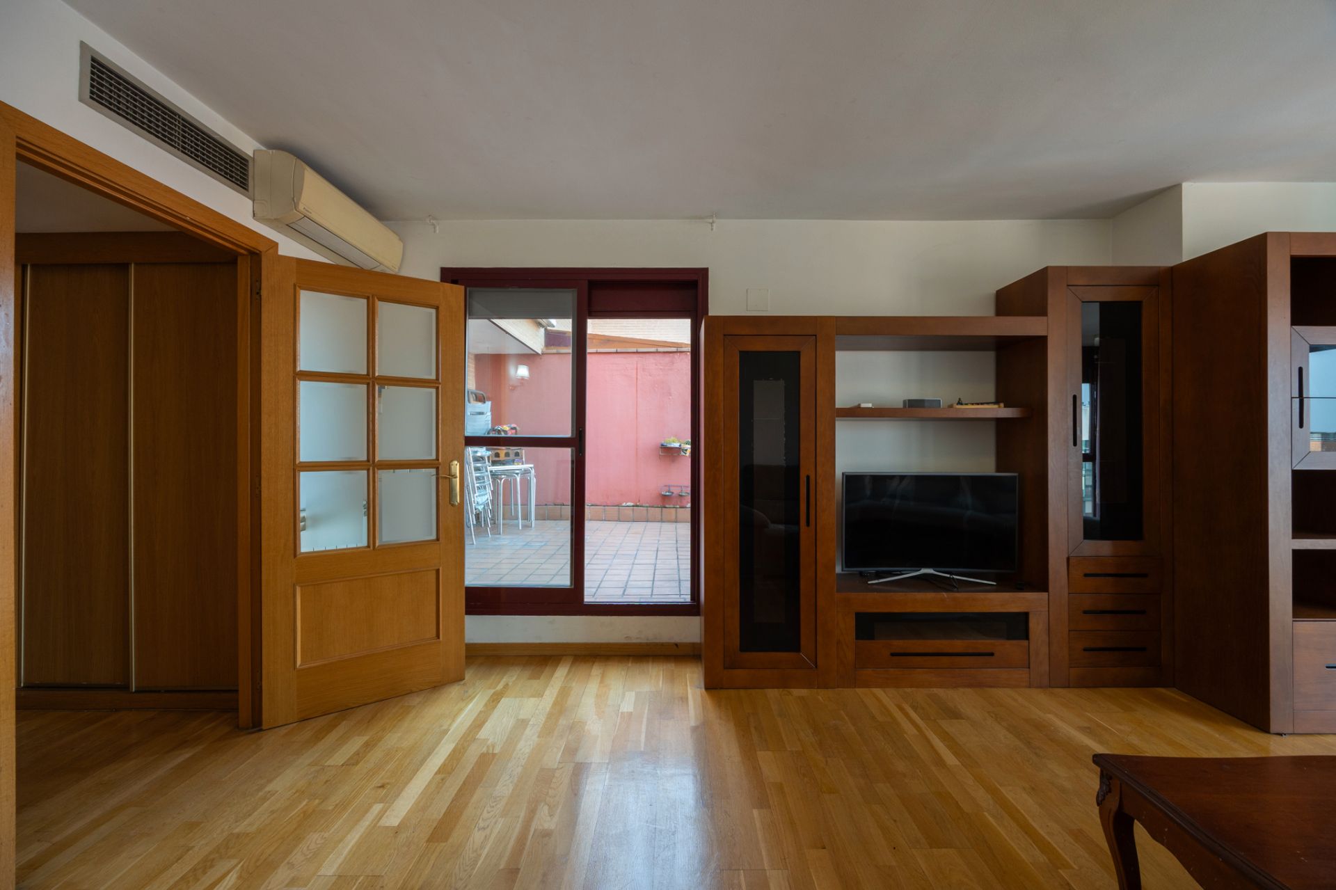 Living room of Attic for sale in  Madrid Capital  with Air Conditioner, Heating and Terrace