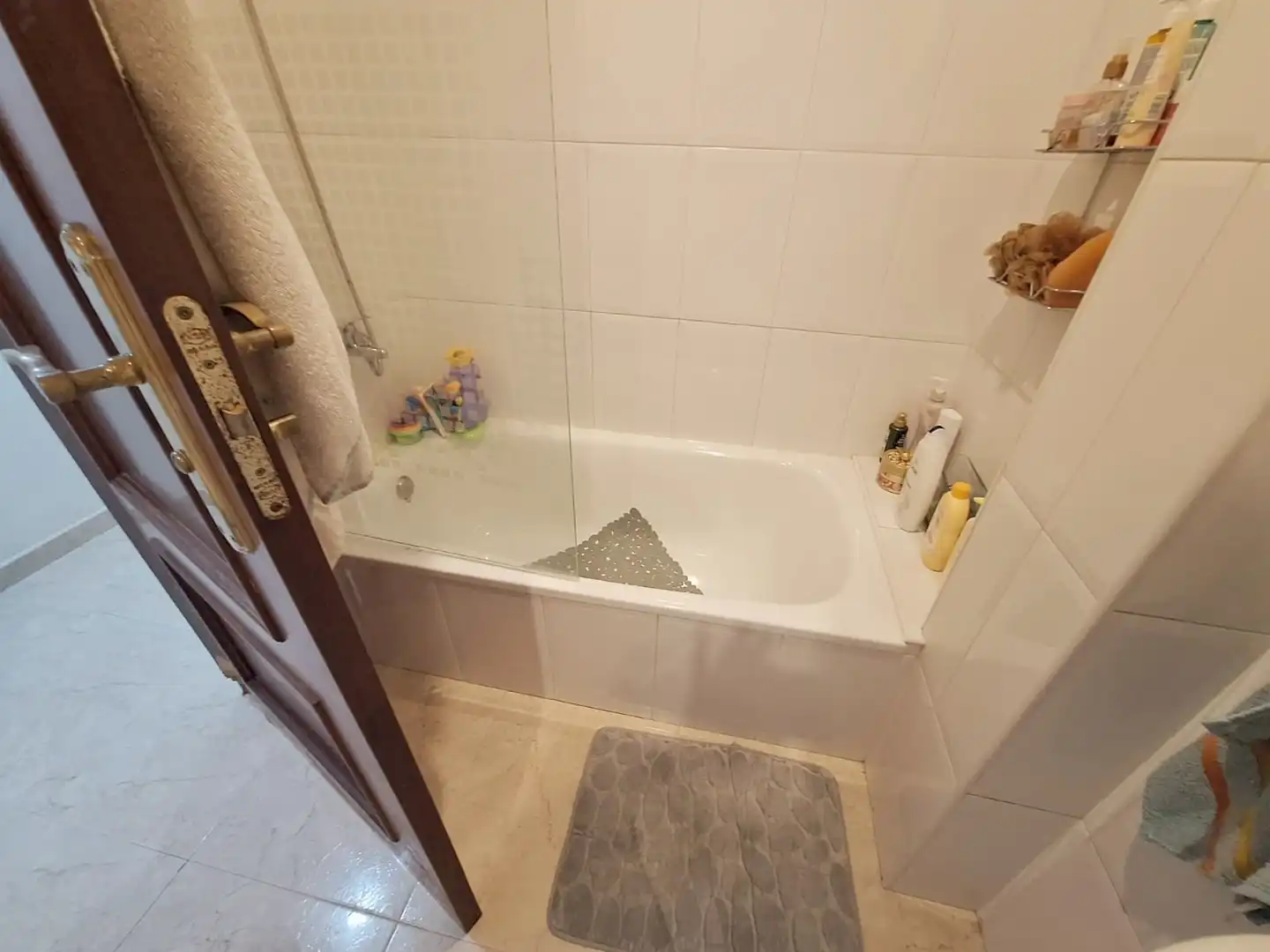 Badezimmer von Wohnung zum Verkauf in Ribeira mit Heizung, Abstellraum und Möbliert