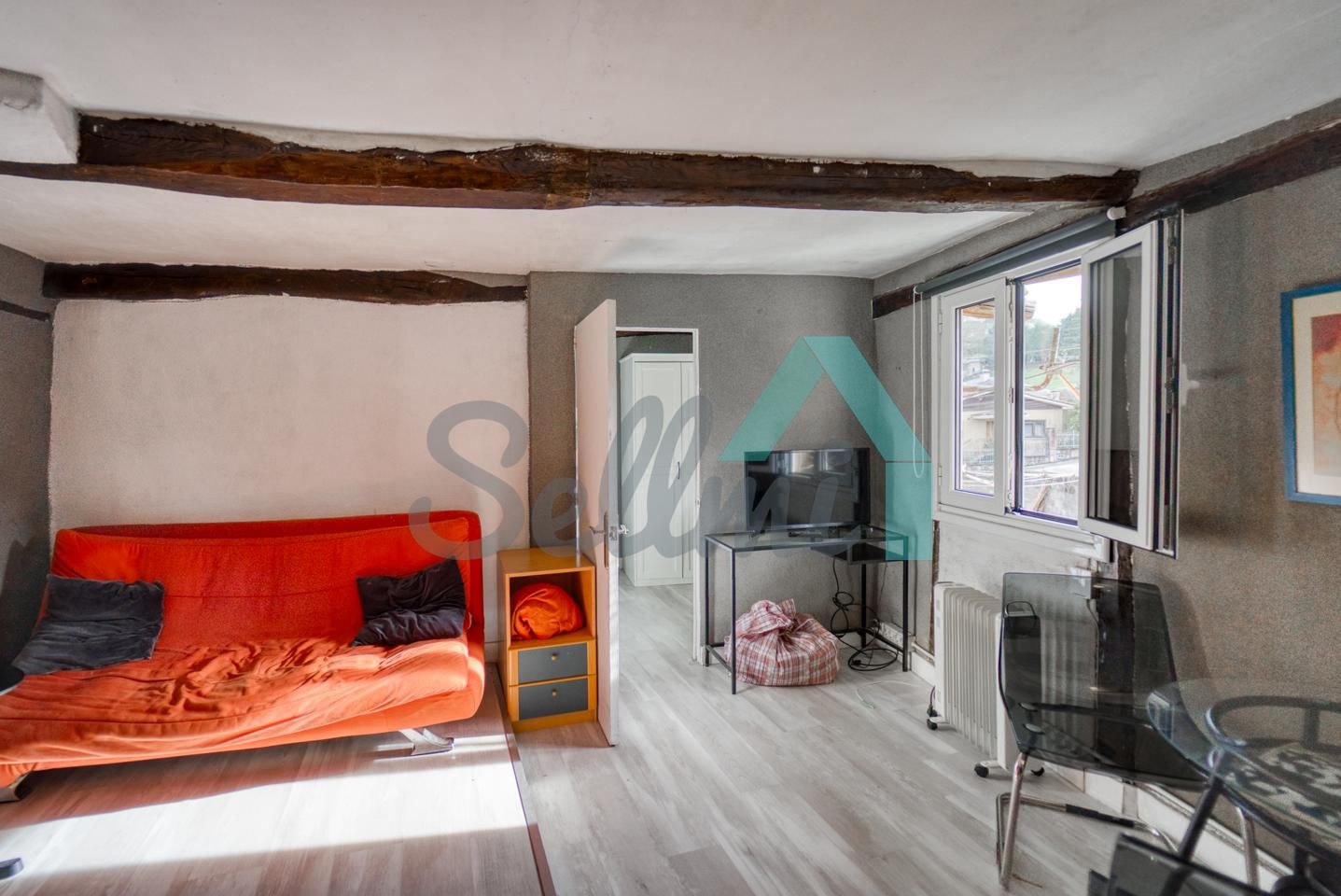 Wohnzimmer von Erdgeschoss zum Verkauf in Oviedo  mit Abstellraum