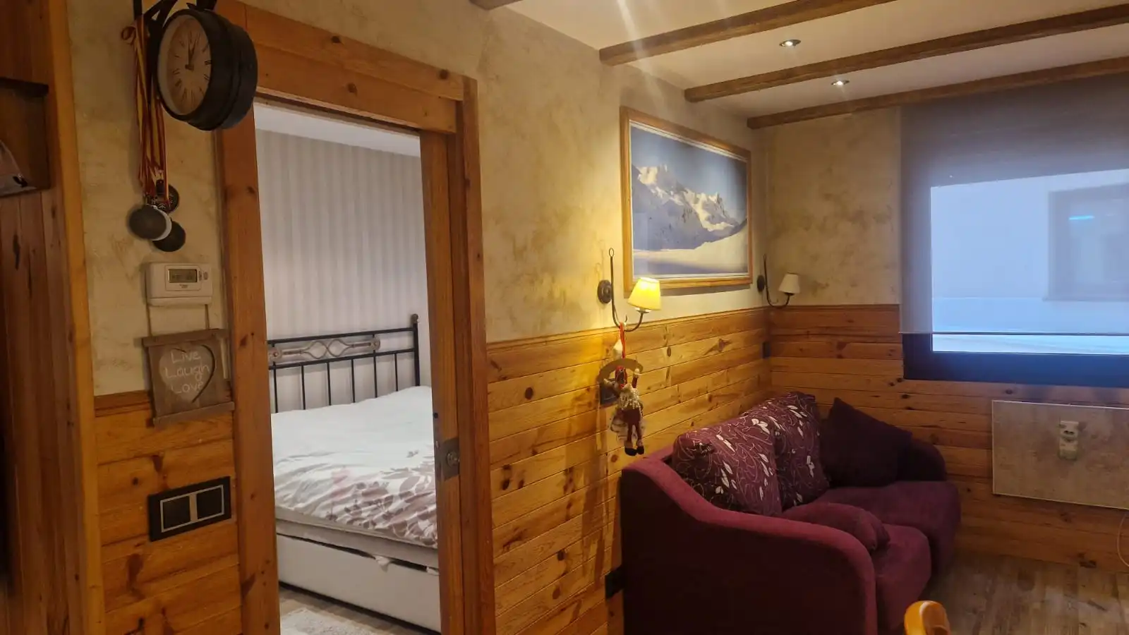 Habitación de Apartamento en venta en Puebla de Lillo con Calefacción, Trastero y Amueblado