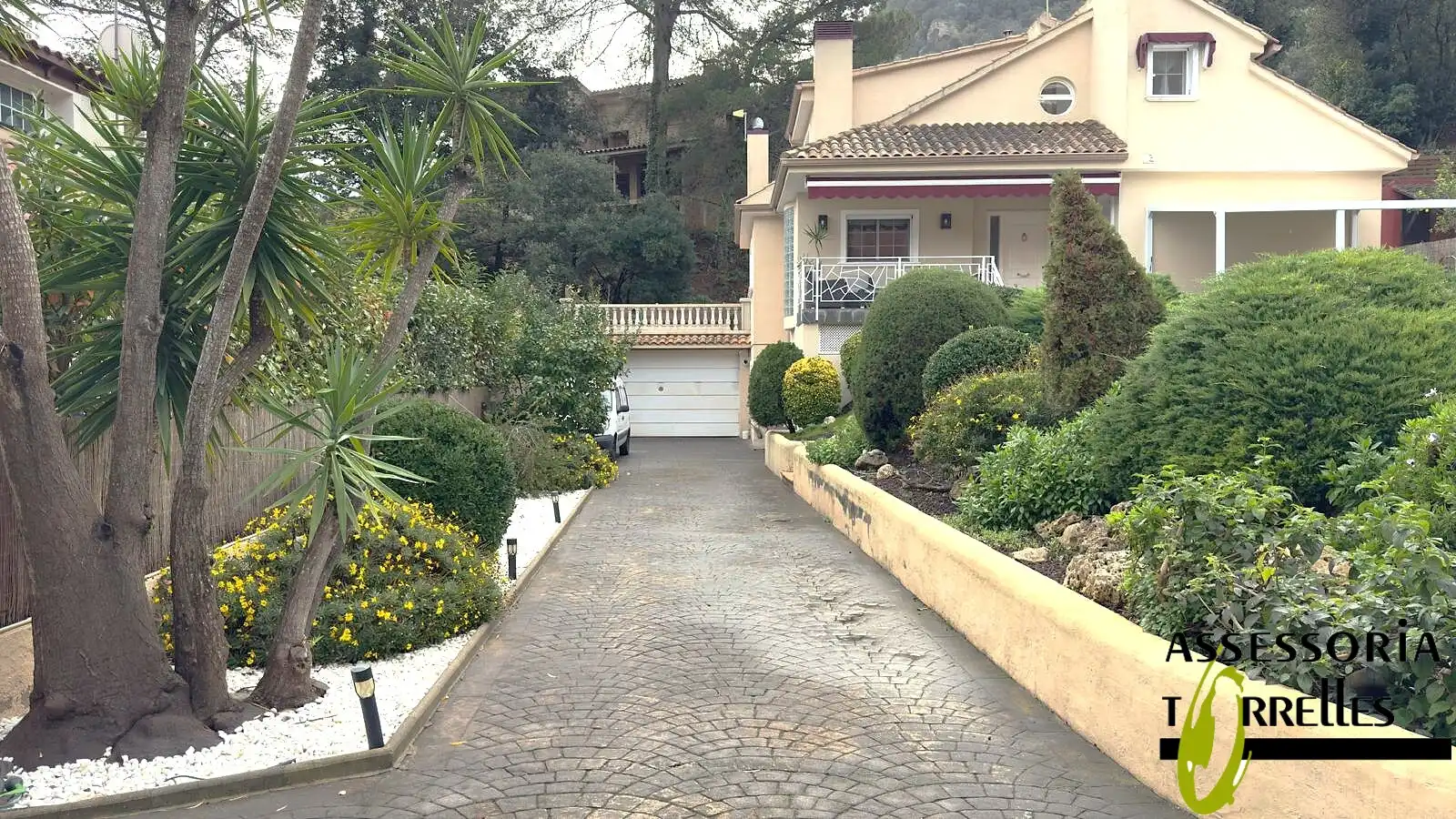 Außenansicht von Haus oder Chalet zum Verkauf in Torrelles de Llobregat mit Heizung, Privatgarten und Parkett