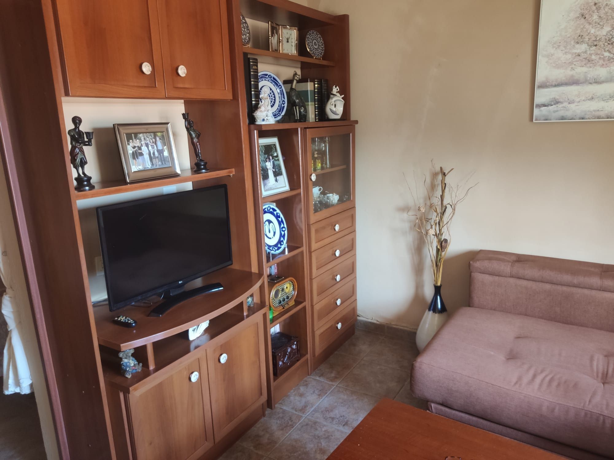 Sala d'estar de Casa adosada en venda en Castro-Urdiales amb Calefacció i Terrassa