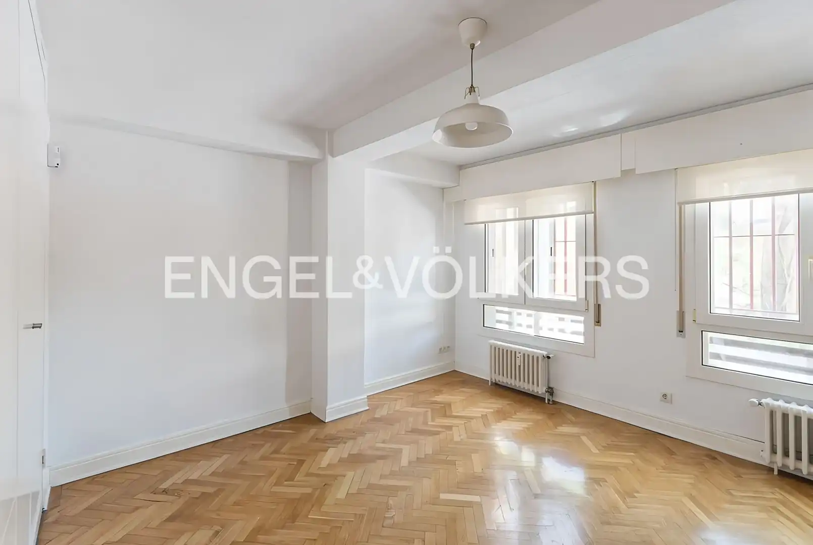 Schlafzimmer von Wohnung zum Verkauf in Madrid mit Klimaanlage, Heizung und Parkett